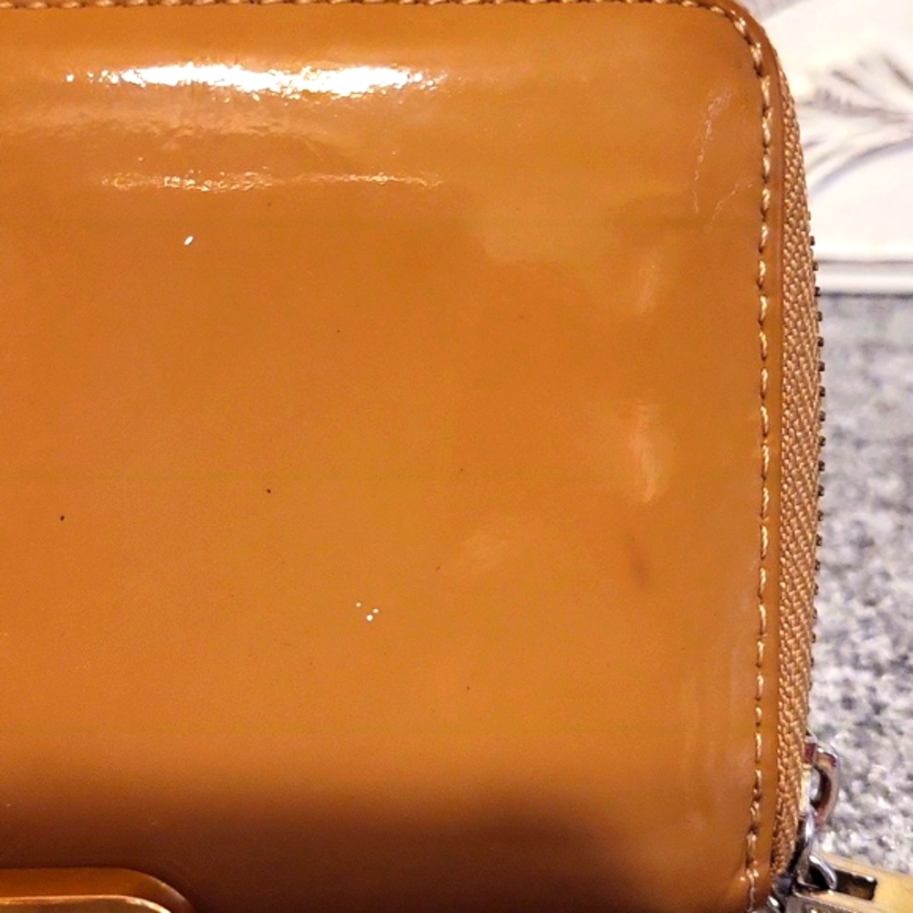 Tory Burch Caramel Patent Leather  Zip Around Wallet - Picture 7 of 16